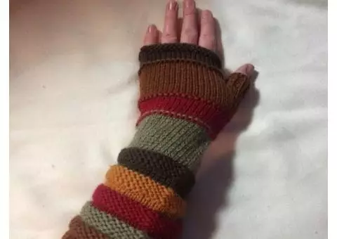 Hand knit fingerless mitts