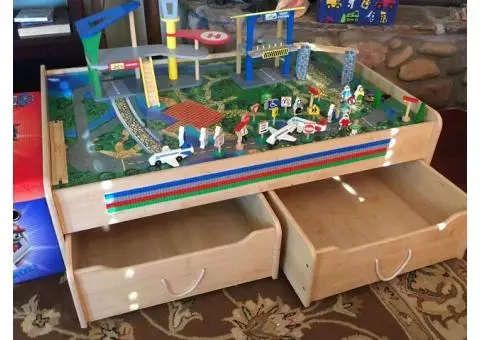 Kids train/toy table with drawers